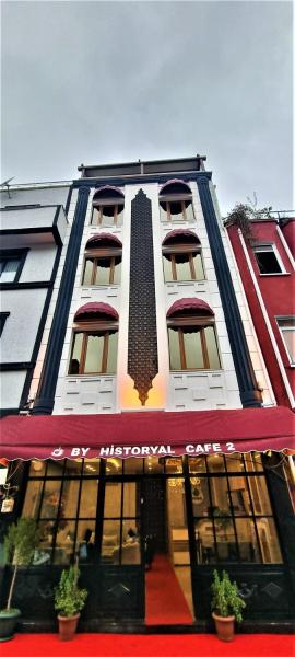 By Historial Hotel Due